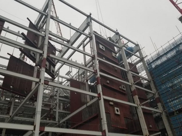 江西上饶市生活垃圾焚烧发电项目安装化水膜装置管道