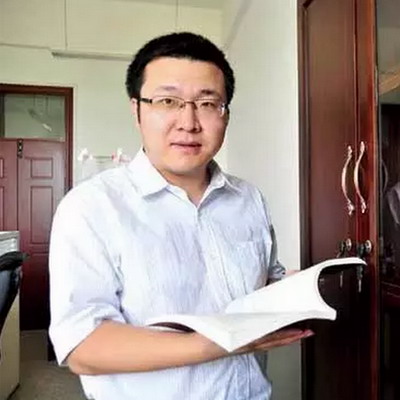 武汉纺织大学纺织科学与工程学院教授王栋 武汉纺织大学纺织科学与工程学院教授王栋