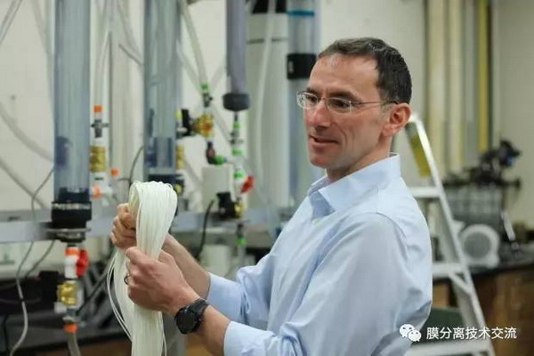 简单的重力冲刷与生物膜结合的膜法水处理系统显优势 简单的重力冲刷与生物膜结合的膜法水处理系统显优势