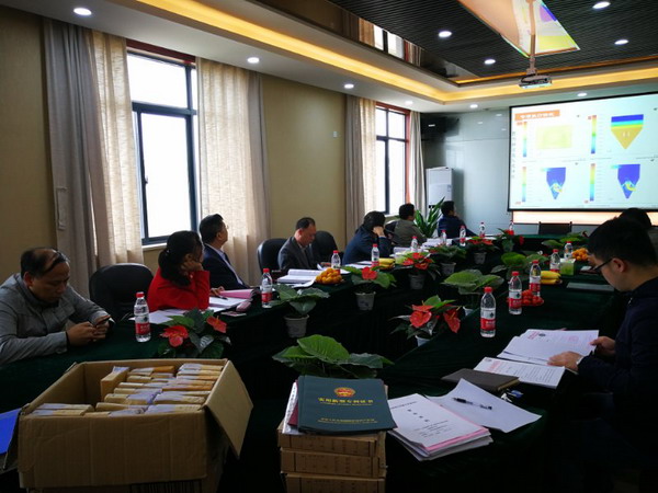 工业高温烟气PM2.5高效净化关键技术研究及装备的产业化项目获验收组专家肯定(图片来源:长重机器) 工业高温烟气PM2.5高效净化关键技术研究及装备的产业化项目获验收组专家肯定(图片来源:长重机器)