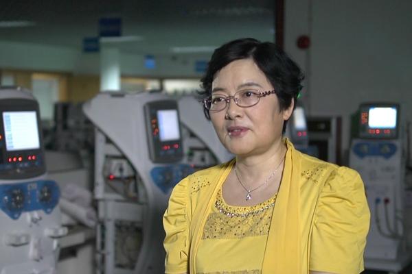 尹良红教授开发研制出了第一台国产血液透析机 尹良红教授开发研制出了第一台国产血液透析机