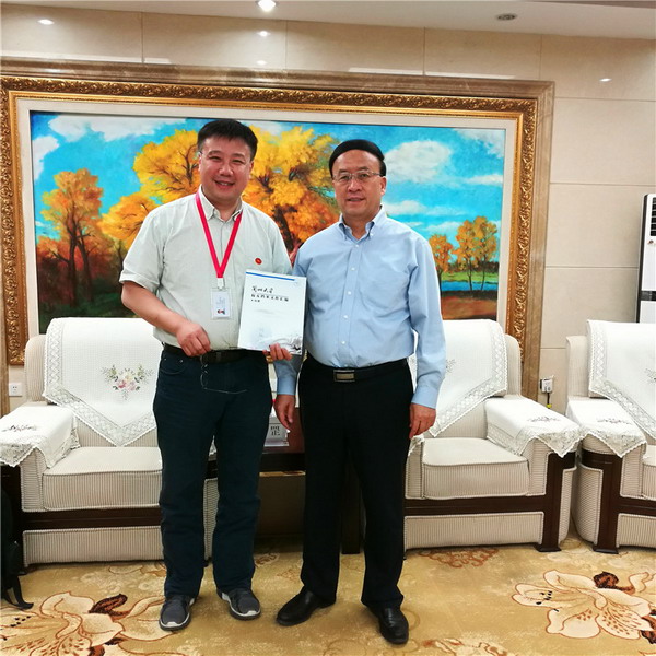 首个近原子分辨率测定水通道膜蛋白任罡教授访问母校 首个近原子分辨率测定水通道膜蛋白任罡教授访问母校