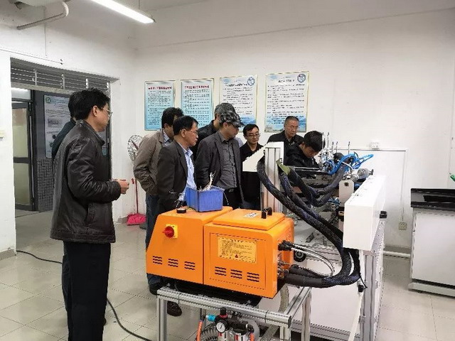 中空纤维膜组件自动化加工工艺及设备项目召开鉴定会 中空纤维膜组件自动化加工工艺及设备项目召开鉴定会