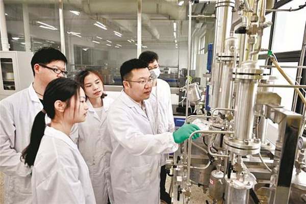 武汉纺织大学王栋教授用13年研发出纳米纤维高端滤膜 武汉纺织大学王栋教授用13年研发出纳米纤维高端滤膜