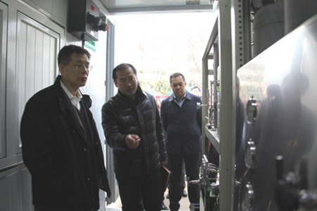 邓麦村出席水溶氦气提取技术开发成果汇报会(供图:天邦膜公司邹彦荣) 邓麦村出席水溶氦气提取技术开发成果汇报会(供图:天邦膜公司邹彦荣)