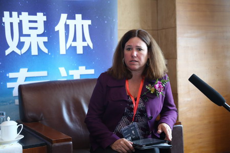 美国陶氏水处理业务全球市场总监纳尼特·哈密尔顿在峰会上接受主流媒体采访