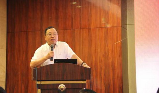 中国石油和化学工业联合会副会长兼秘书长赵俊贵在会上致辞 中国石油和化学工业联合会副会长兼秘书长赵俊贵在会上致辞