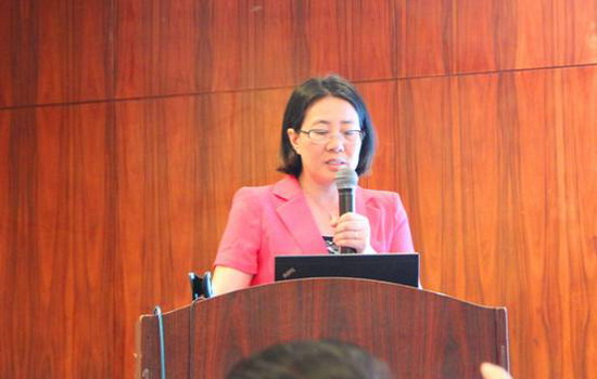 国家特种分离膜工程技术研究中心主任、南京工业大学副校长邢卫红做报告 国家特种分离膜工程技术研究中心主任、南京工业大学副校长邢卫红做报告