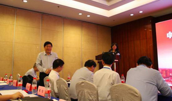中国膜工业协会理事会在座的理事向王继文秘书长的工作表示感谢 中国膜工业协会理事会在座的理事向王继文秘书长的工作表示感谢