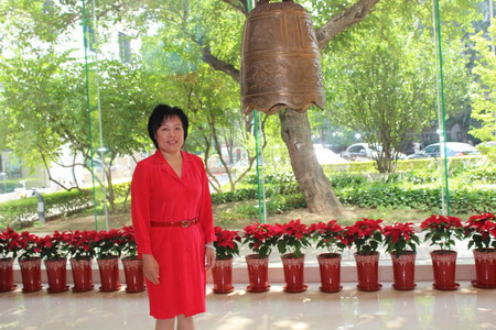 京润环保董事长肖东在敲钟仪式现场 京润环保董事长肖东在敲钟仪式现场