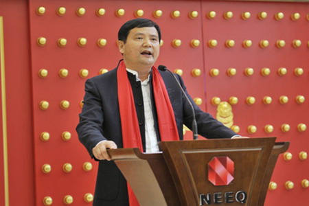 周强,1964年出生, 2006年7月毕业于东南大学EMBA专业;2008年9月至2009年7月就读于清华大学继续教育学院工商管理专业,获硕士学位。2007年6月至2015年10月就职于江苏蓝天沛尔膜业有限公司,任董事长;2015年11月至今就职于江苏沛尔膜业股份有限公司,任董事长。 周强,1964年出生, 2006年7月毕业于东南大学EMBA专业;2008年9月至2009年7月就读于清华大学继续教育学院工商管理专业,获硕士学位。2007年6月至2015年10月就职于江苏蓝天沛尔膜业有限公司,任董事长;2015年11月至今就职于江苏沛尔膜业股份有限公司,任董事长。