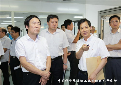 科技部副部长徐南平来到天津工业生物技术研究所调研 科技部副部长徐南平来到天津工业生物技术研究所调研