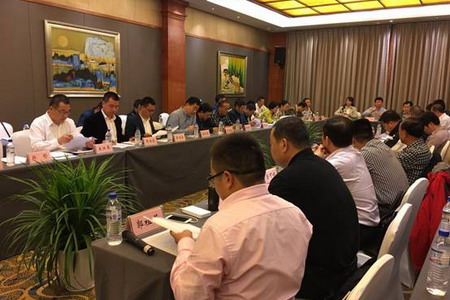 考察期间浙江省膜产业协会作了协会工作情况汇报 考察期间浙江省膜产业协会作了协会工作情况汇报
