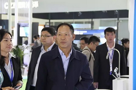 碧水源董事长文剑平亲临现场观看