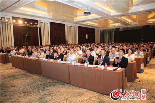 东岳集团2017产业链合作年会在海口举行客户招待酒会 东岳集团2017产业链合作年会在海口举行客户招待酒会