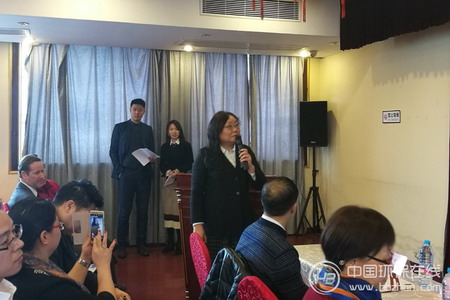 巴安水务刘天竹以“绿色海水淡化之路”为题作演讲 巴安水务刘天竹以“绿色海水淡化之路”为题作演讲