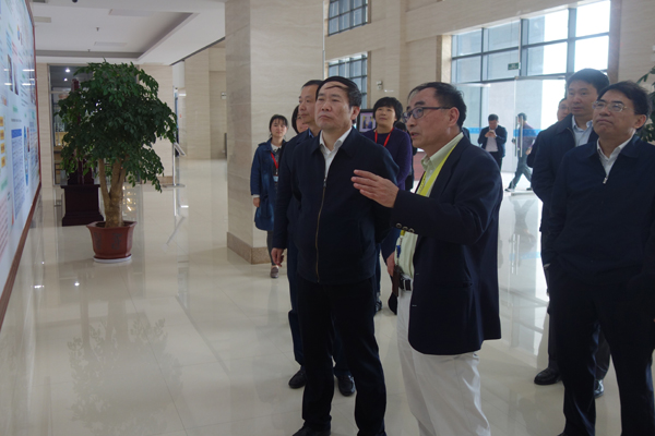 科技部副部长徐南平赴福建调研来到厦门大学听取汇报 科技部副部长徐南平赴福建调研来到厦门大学听取汇报