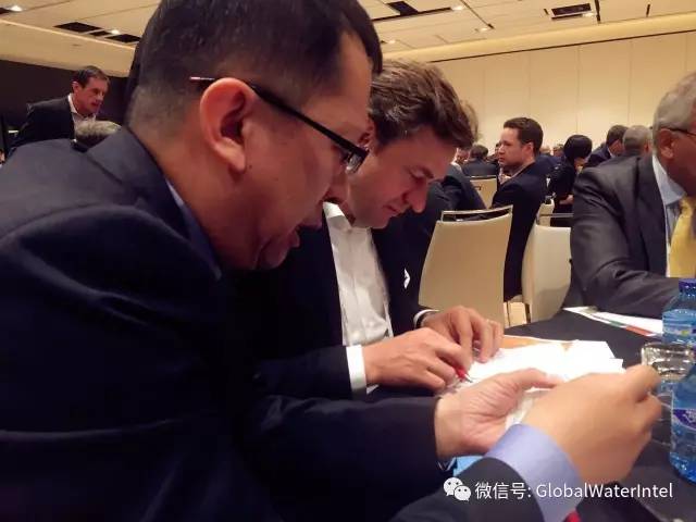 中国水务公司和国际水务公司代表们一起就膜技术未来发展进行圆桌讨论 中国水务公司和国际水务公司代表们一起就膜技术未来发展进行圆桌讨论