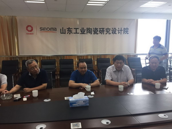 潘爱华副司长由王继文副理事长陪同赴山东工陶院调研 潘爱华副司长由王继文副理事长陪同赴山东工陶院调研