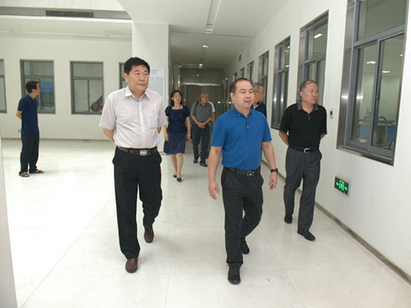 潘爱华副司长由王继文副理事长陪同赴山东工陶院调研 潘爱华副司长由王继文副理事长陪同赴山东工陶院调研