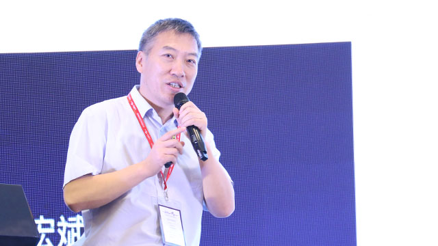 中国科学院过程工程研究所环境技术与工程研究部主任、研究员曹宏斌作了题为《钢铁水污染低成本系统控制的思考》的报告 中国科学院过程工程研究所环境技术与工程研究部主任、研究员曹宏斌作了题为《钢铁水污染低成本系统控制的思考》的报告