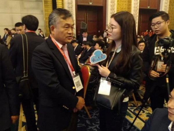 荣获招商引资突出贡献奖陈良刚出席楚商大会回报家乡 荣获招商引资突出贡献奖陈良刚出席楚商大会回报家乡