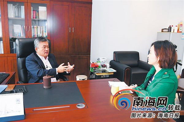 2月8日,海南立昇净水科技实业有限公司董事长陈良刚在接受海南日报记者专访。 2月8日,海南立昇净水科技实业有限公司董事长陈良刚在接受海南日报记者专访。