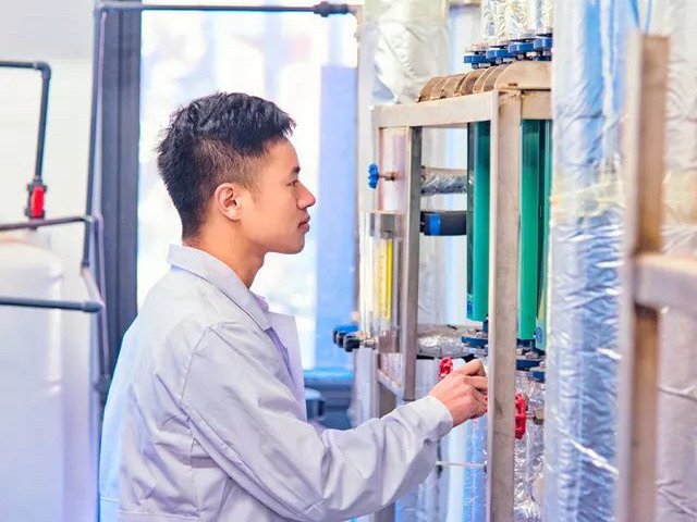 天津大学组织摄影爱好者走进膜科学与海水淡化实验室 天津大学组织摄影爱好者走进膜科学与海水淡化实验室