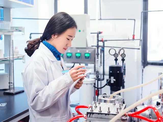 天津大学组织摄影爱好者走进膜科学与海水淡化实验室 天津大学组织摄影爱好者走进膜科学与海水淡化实验室