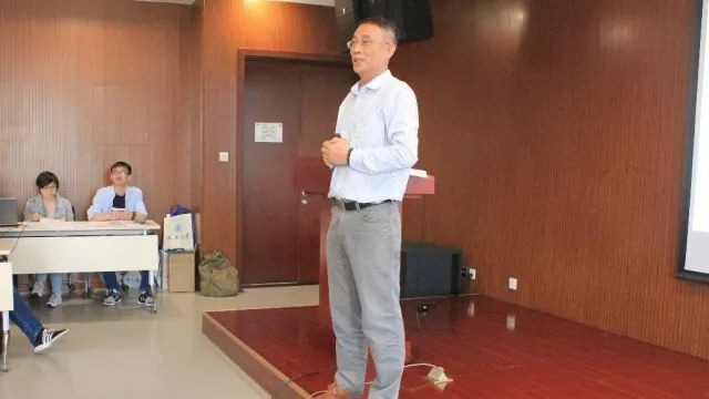 曹义鸣研究员 曹义鸣研究员