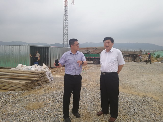 王继文秘书长赴威海考察并带去膜协会战略规划建议书 王继文秘书长赴威海考察并带去膜协会战略规划建议书