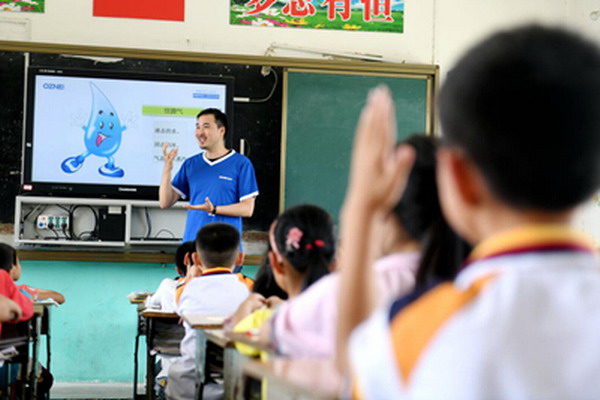 浩泽链家携手践行净水公益农村小学生喝上放心直饮水 浩泽链家携手践行净水公益农村小学生喝上放心直饮水