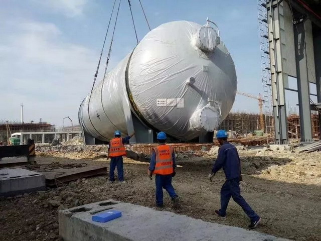 李克强总理在浙江石化舟山基地考察杭水中心海淡工程