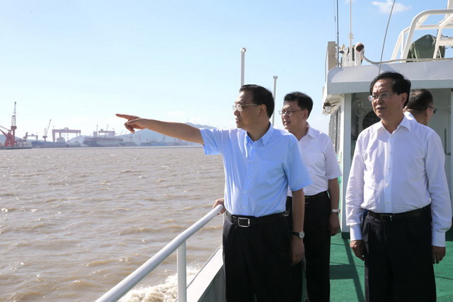 李克强总理在浙江石化舟山基地考察杭水中心海淡工程
