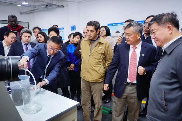 全国人大副委员长陈竺和联合国官员到访立升苏州基地 全国人大副委员长陈竺和联合国官员到访立升苏州基地