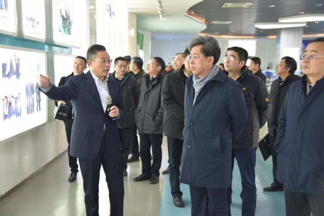 江苏省生态环境厅厅长一行来到中电环保调研创新平台 江苏省生态环境厅厅长一行来到中电环保调研创新平台