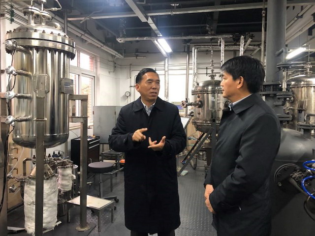 胡迁林受邀到华东理工与师生交流我国现代煤化工发展 胡迁林受邀到华东理工与师生交流我国现代煤化工发展