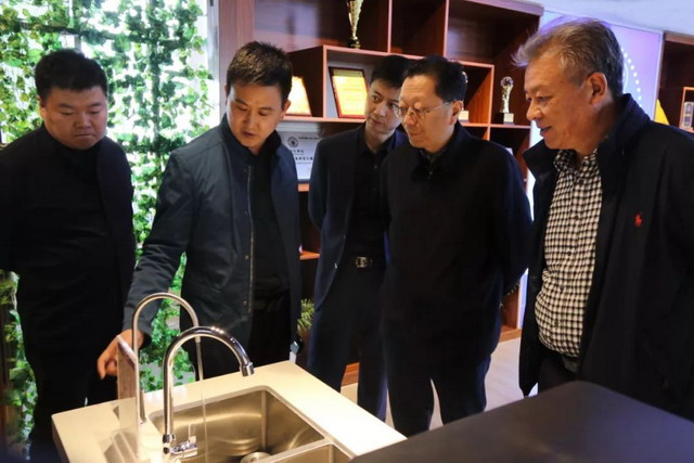 安徽省净水行业协会陪同省工商联副主席调研会员企业 安徽省净水行业协会陪同省工商联副主席调研会员企业