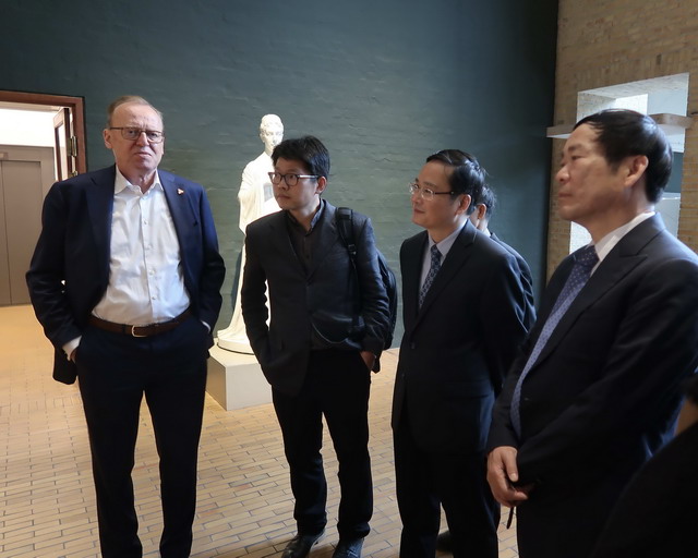 考察了嘉士伯实验室科技部副部长徐南平率团访问丹麦 考察了嘉士伯实验室科技部副部长徐南平率团访问丹麦