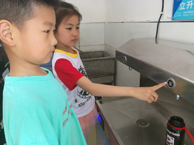 九江市学洲小学“六·一”前夕收到立升净水节日礼物 九江市学洲小学“六·一”前夕收到立升净水节日礼物