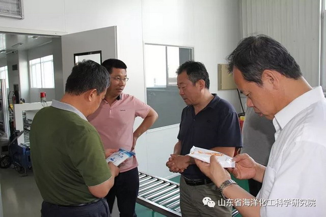 省盐业协会秘书长一行莅临山东海化院荷电膜中心考察 省盐业协会秘书长一行莅临山东海化院荷电膜中心考察