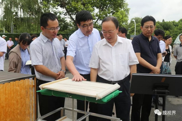 市政协主席一行视察凯米膜玄武湖湖滨水质净化站项目 市政协主席一行视察凯米膜玄武湖湖滨水质净化站项目