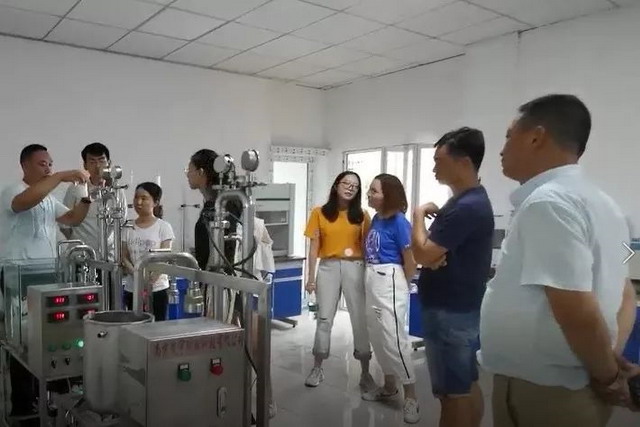 清华大学社会实践支队前往南京艾宇琦了解陶瓷膜生产 清华大学社会实践支队前往南京艾宇琦了解陶瓷膜生产