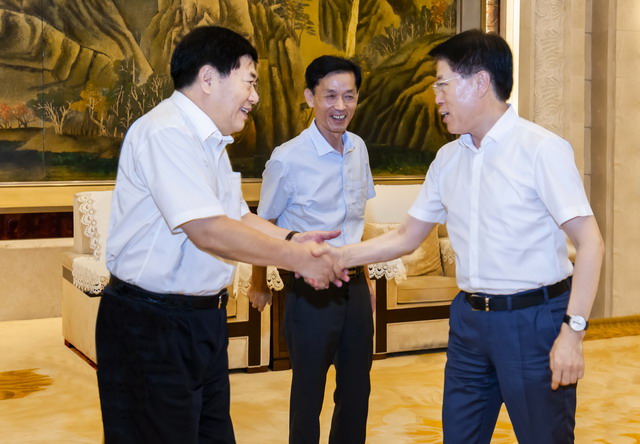 膜工业协会理事长郑根江一行拜会淄博市委书记江敦涛
