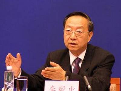 全国政协常委、经济委员会副主任、中国工业经济联合会会长李毅中 全国政协常委、经济委员会副主任、中国工业经济联合会会长李毅中