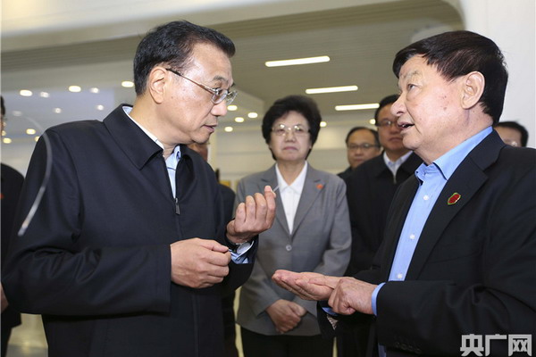 李克强考察山东谈“医养结合”保障老有所养老有所医 李克强考察山东谈“医养结合”保障老有所养老有所医