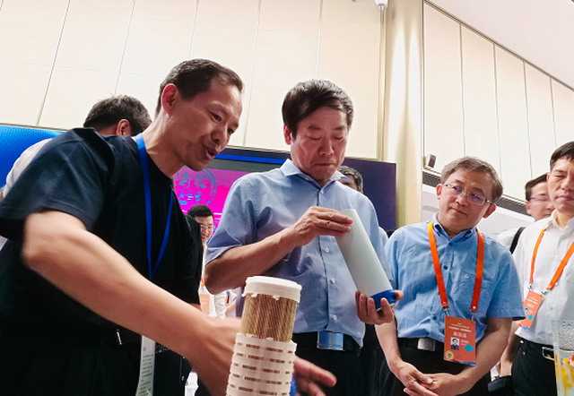 科技部副部长徐南平在杭州出席科技创新创业高峰论坛 科技部副部长徐南平在杭州出席科技创新创业高峰论坛