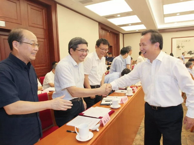 　　据中国环境网2019年7月19日讯 7月18日，国家生态环境保护专家委员会（以下简称专委会）在京成立，专委会主任、生态环境部部长李干杰出席成立活动并讲话。他强调，要深入贯彻习近平生态文明思想，切实发挥好专委会决策支撑作用，群策群力推动建设美丽中国。